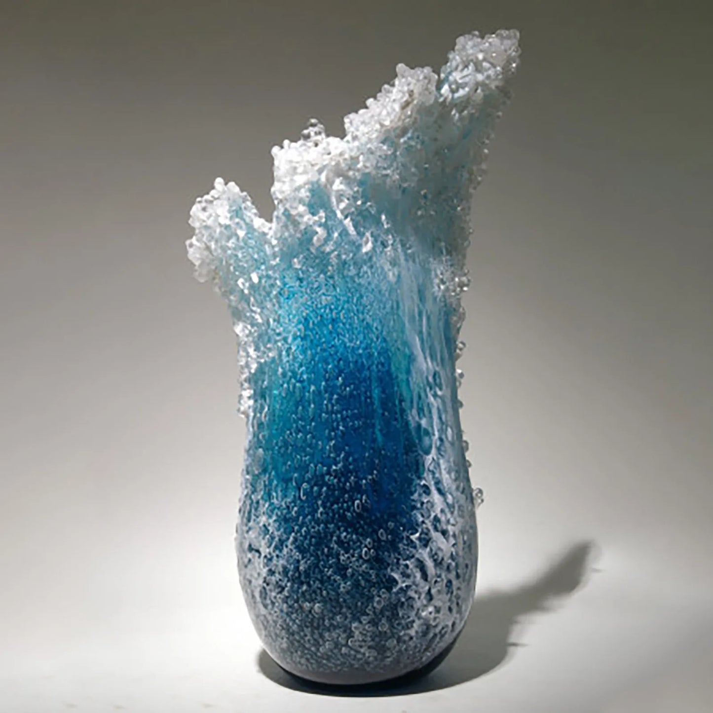 Wavy Vase Resin, Blue